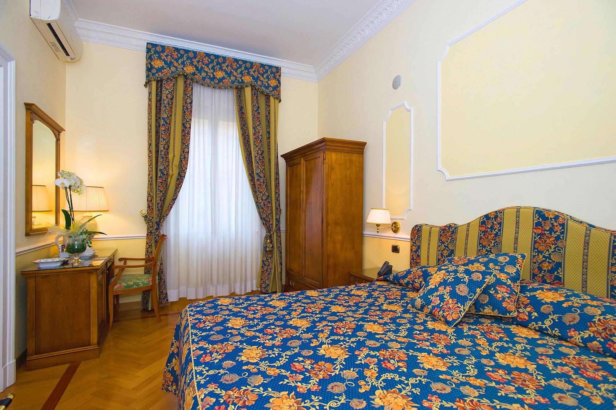 Cellini Hotel 3*
