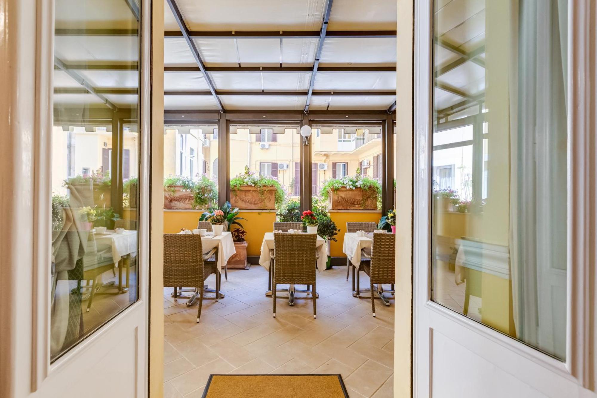 Cellini Hotel